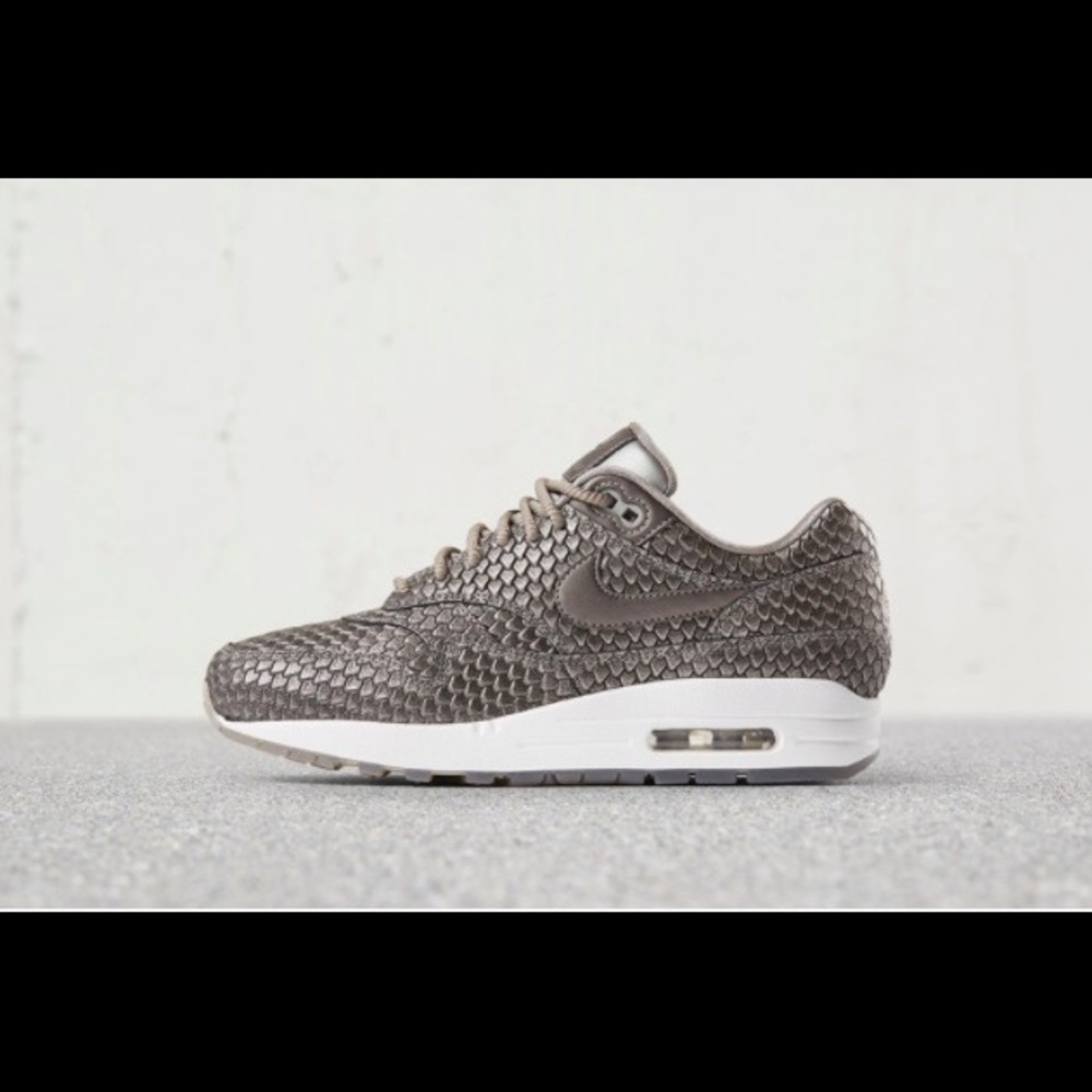 Nike Air Max 1 Ultra 2.0 Metallic Anaconda Silver